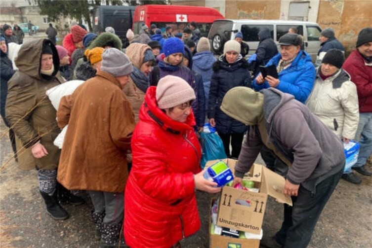 Spenden von Rheinbach Hilft werden in die Dörfer gebracht.