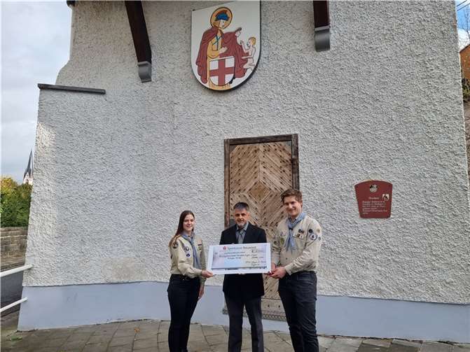 Spendenübergabe am Duckesje in Engers.Foto: privat