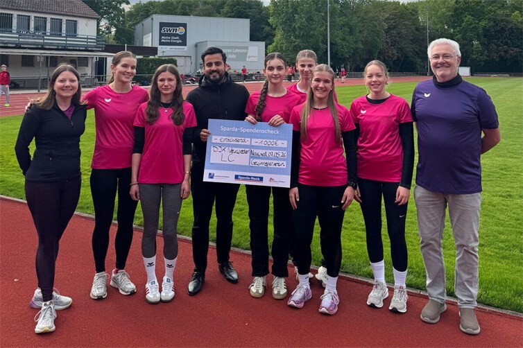 Spendenübergabe der Sparda Bank an Trainingsgruppe von Gregor Horwedel 