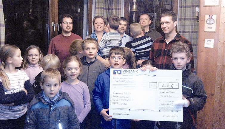 Spendenübergabe des KCU an das Kinderhaus P.A.SCH., Unkel.privat