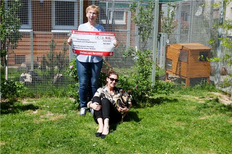 Spendenübergabe im Tierheim. Foto: privat