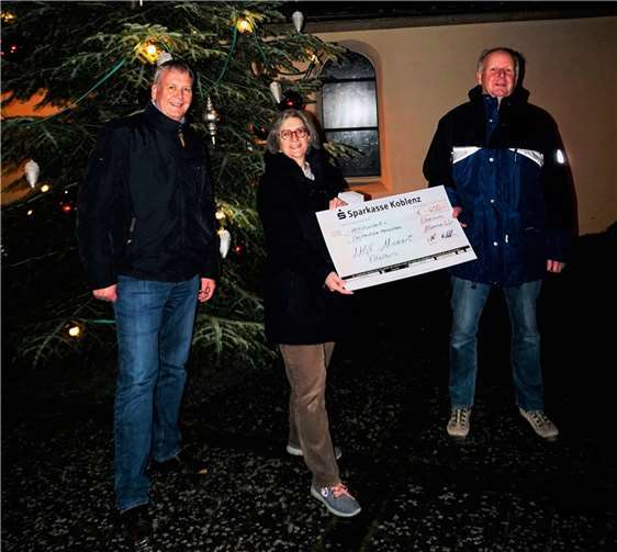 Spendenübergabe in Heimersheim: v.l. Michael Stahlhofen, Ruth Kantorek und Volker Gerharz.