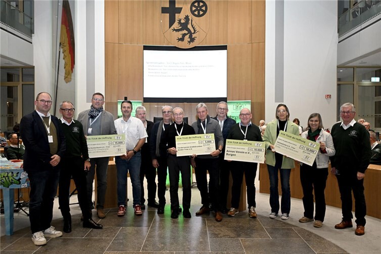 Spendenübergabe in Mainz.  Foto: Kristina Schäfer
