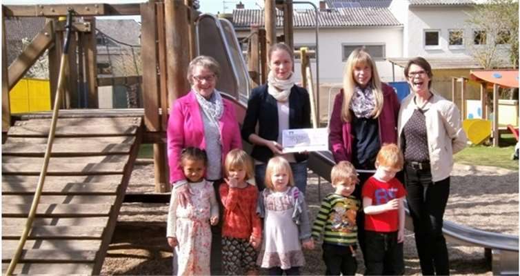Spendenübergabe in der Villa Kunterbunt (v.li.) Anne Klein, Barbara Biesecke, Sarah Malberg, Sabine Stopperich.Privat