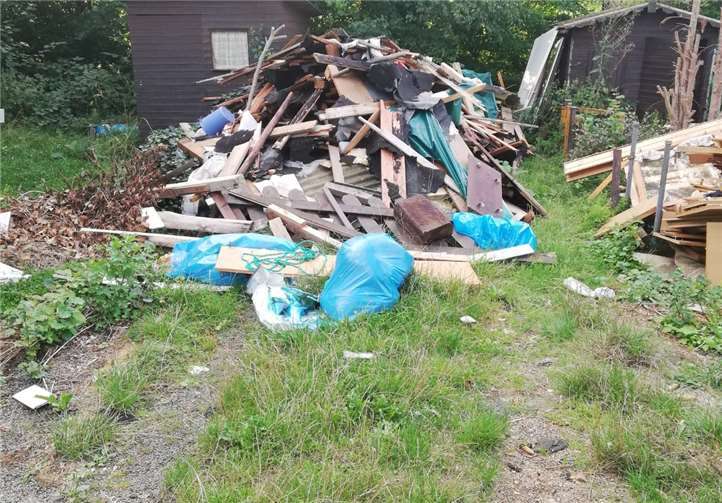 Spermüllabfälle liegen überall herum.Fotos: Katzenschutzfreunde