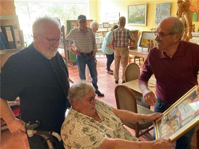 Spezialführung mit Werkstattleiter: Einblick in die Welt der Gemälde und Schnitzarbeiten. Foto: Heinz Lempertz, Albertinum