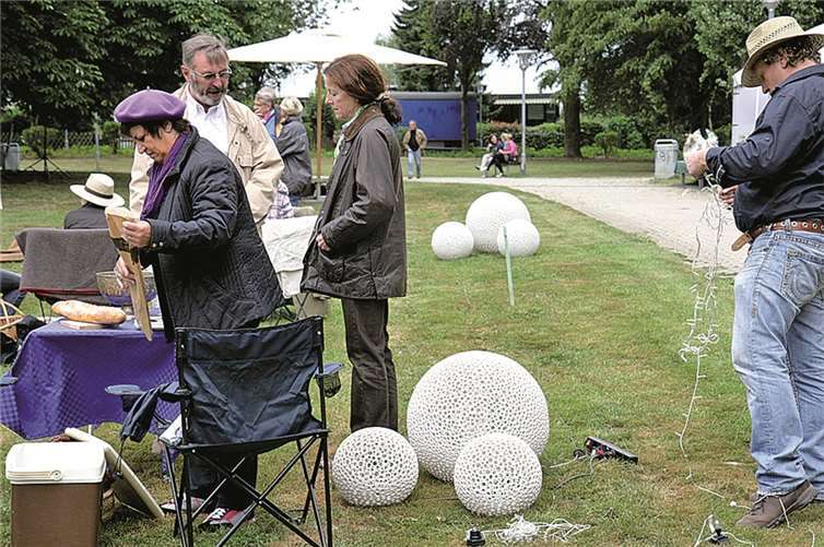 Spezielle Keramikleuchten sorgen gegen Abend für eine angenehme Atmosphäre. STEIN