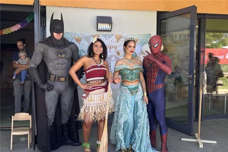 Spiderman, Batman, Vaiana und Prinzessin Jasmin schauten höchstpersönlich vorbei! Fotos: Kita Pusteblume