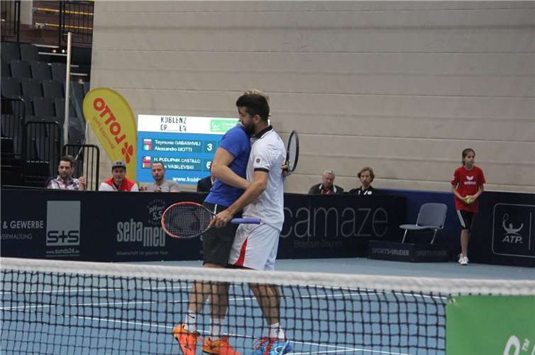 Spiel, Satz und Sieg. Hans Podlipnik-Castillo (rechts) und Andrei Vasilevski (BLR) feiern den Finaleinzug.