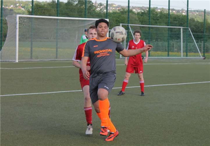 Spiel auf dem Heimrasen. Privat