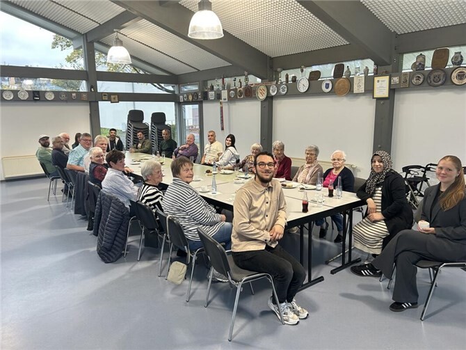 Spielen, plaudern, neue Kontakte knüpfen.  Foto: Daniel di Puma