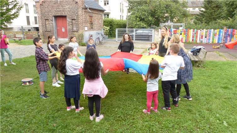 Spielenachmittag für „Daheimgebliebene“ in den grossen Ferien im Remagener Stadtpark.