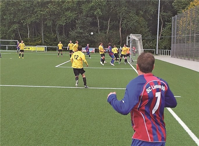 Spieler des Tages, Dominic Bardtke, hier beim Eckball, war maßgeblich am Heimsieg des SCL beteiligt.privat