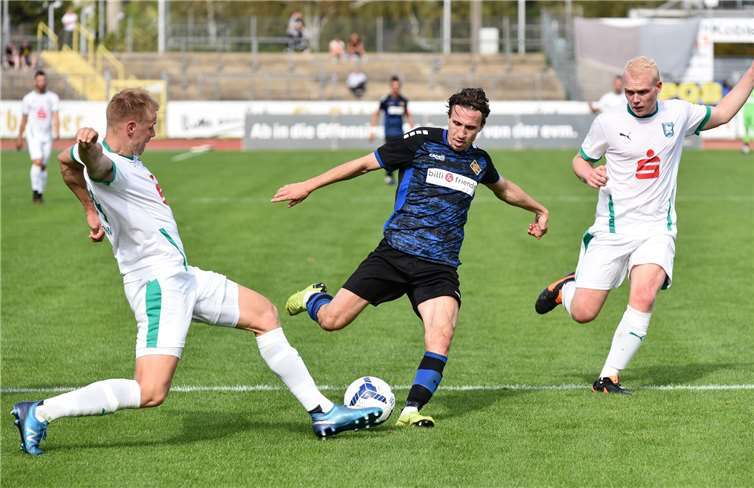 Spieler des Tages war Eldin Hadzic. Der Mittelfeldakteur war an beiden Toren beteiligt und erhielt auch einen Platzverweis.Foto: Mark Dieler