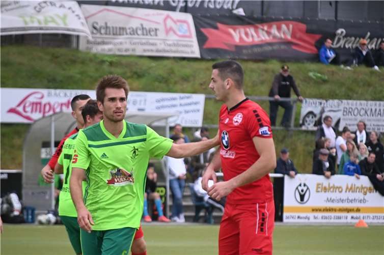 Spielertrainer Kodai Stalph (links) hatte sich den Auftritt seiner Mannschaft sicher anders vorgestellt.Foto: SK