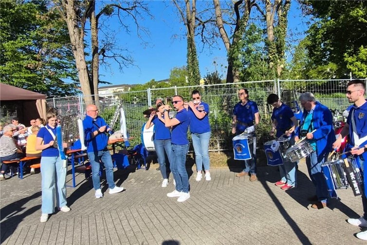 Spielmannszug der Schinnebröder zu Gast in Beul