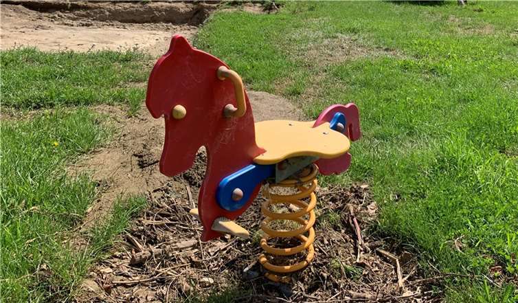 Spielplatz an der Ahr - auch das Gelände in Liers wurde zerstört. Foto: ROB
