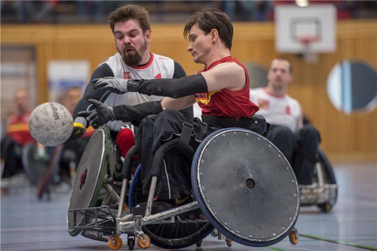 Spielszene mit Spieler Thorsten Altmann. Foto: Oliver Kremer, sports.pixolli.com
