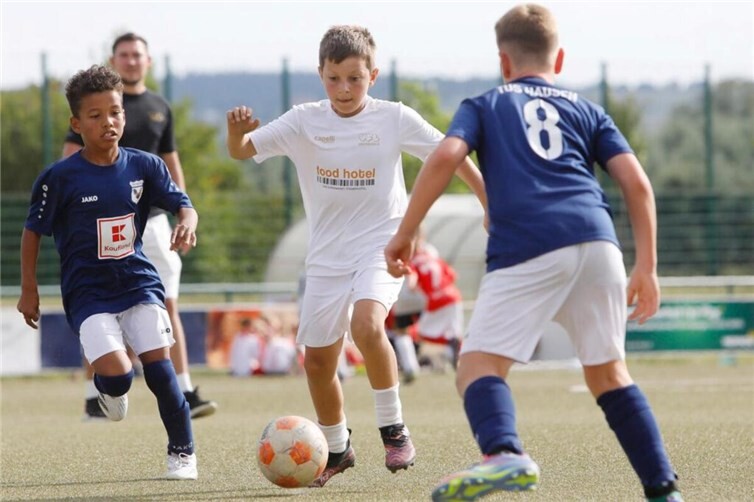 Spielszene vom E-Juniorenturnier im vergangenen Jahr; am Ende siegte der FC RW Koblenz.