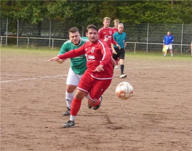 Spielszene vom Spiel auf dem Hartplatz in Königsfeld.  Foto: privat