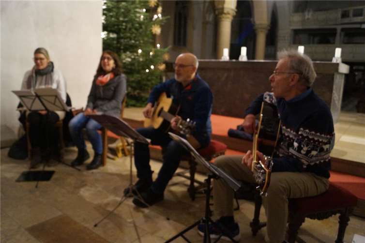 „Spirit“ machten die Musik bei der Gebetsstunde für den Frieden.  Foto: Kolping St. Martin