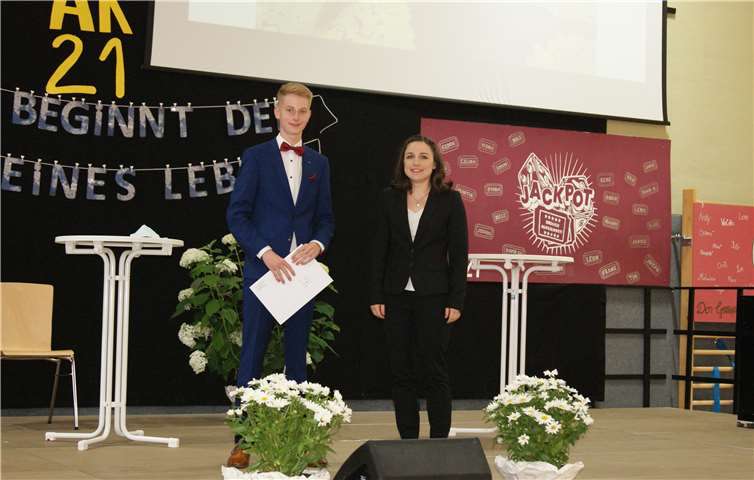 Spitzenleistungen erzielte Finn Hetger aus Hambuch mit Fachrichtung Wirtschaft und Verwaltung. Fotos: FOS Kaisersesch