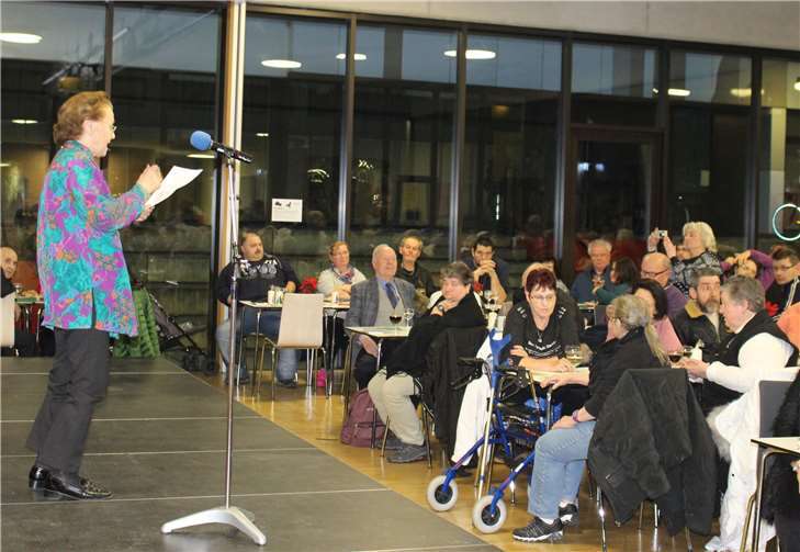 Spontan trugen auch Gäste weihnachtliche Lieder vor.