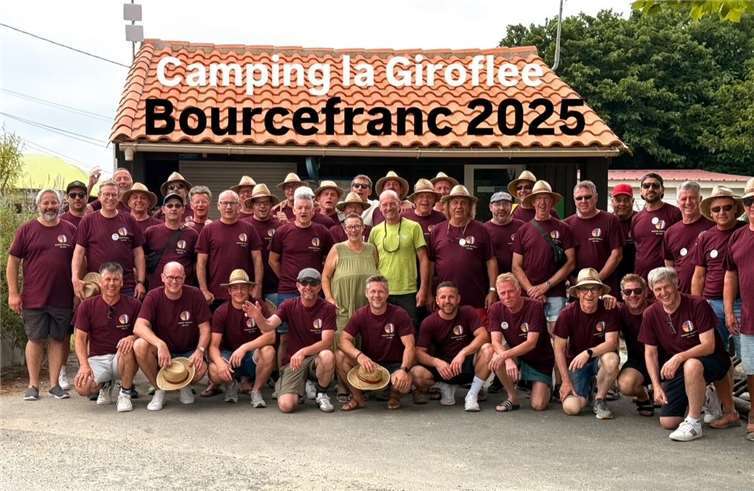 Alte Herren auf traditioneller Fahrt an die Atlantikküste Sport, Kultur und Herzlichkeit: Rheinbrohler Fußballer feiern Freundschaft in Frankreich. Foto: Jan Ermtraud