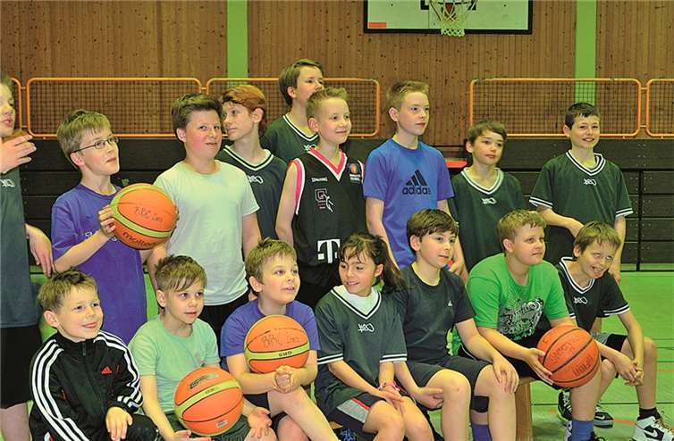 Sport macht Spaß: Spielerisch Sozialkompetenz und Motorik erlernen und verbessern, das ist das Motto von „Kids in Bewegung“ des BBC Linz.privat