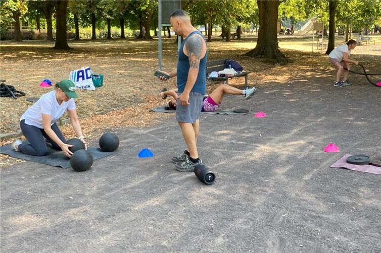 Sport unter fachkundiger Anleitung.