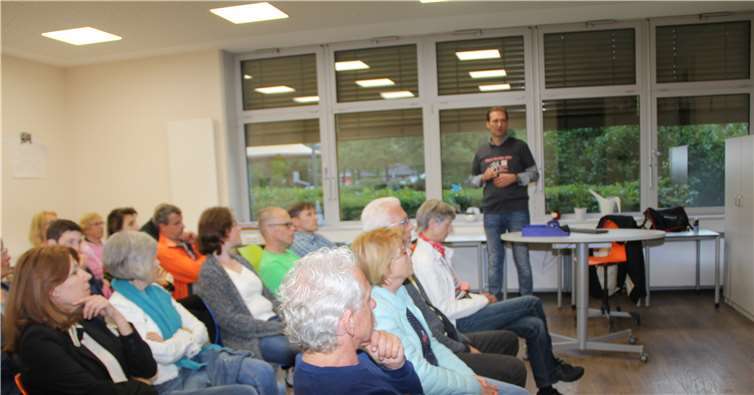 Sportarzt Dr. Thomas Klimaschka referierte zum Thema Atemwegserkrankungen und Sport.