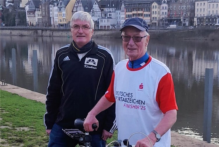 Sportfreund Gerold Laux aus Cochem erreichte nun in seinem 91. Lebensjahr zum 43. Mal die geforderten Leistungen. Foto: Matthias Klinkner