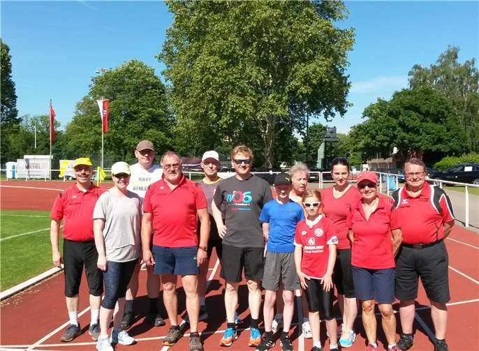 Sportler und Sportabzeichenprüfer beim Start in die Sportabzeichenaktion 2019.Foto: privat