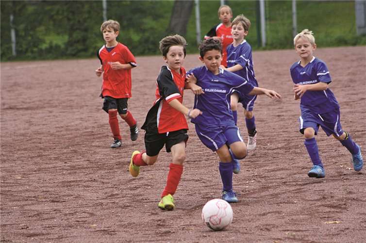 Sportlich fair ging es am vergangenen Freitag bei den Spielen der F1- und F2-Jugend des Ahrweiler BC zu. privat