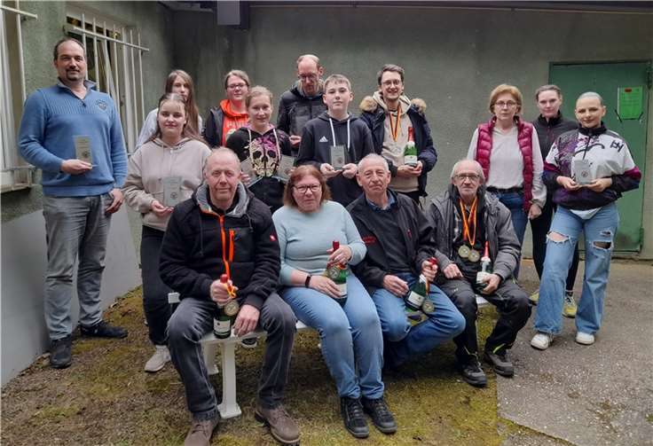 Sportlich gab es viele spannende Wettkämpfe sowohl im KK – Schießen , mit dem Luftgewehr als auch mit der Luftpistole. Quelle: BSC Adenau