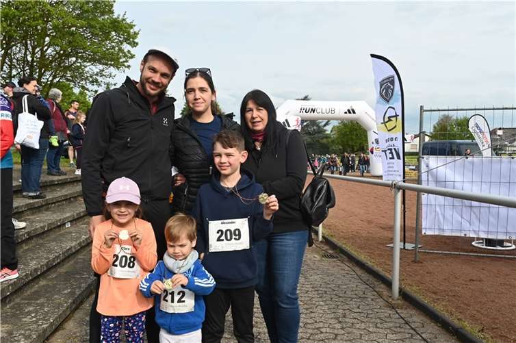 Sportlich kommt die Familie Hoff aus Mertloch daher. Der kleine Paul (Nummer 212) war mit zwei Jahren und gut drei Monaten der jüngste unter 1739 Startern.