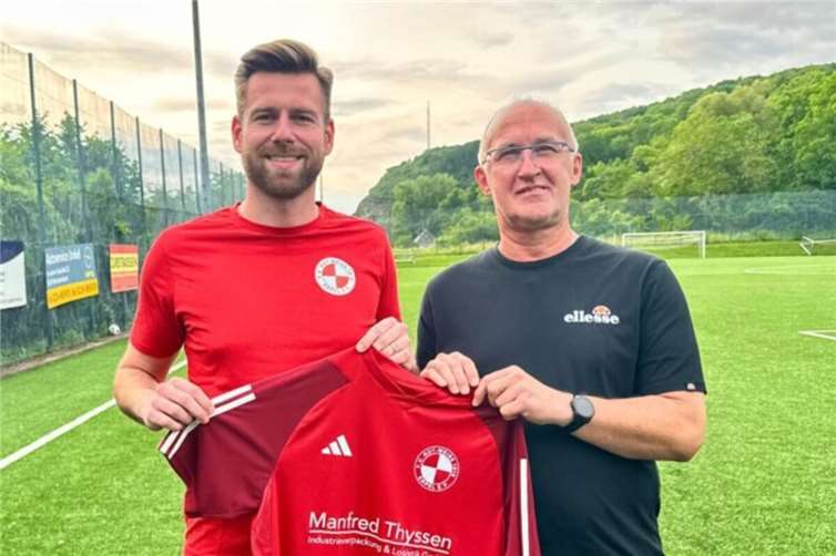 Sportlicher Leiter Marvin Handschuhmacher mit Erich Langhard, neuer Trainer beim FV Erpel. Foto: privat