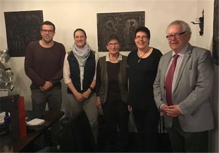 Sportwart M. Görgen, Zweite Vorsitzende S. Winter, Kassenwart H. Winter, Pressewart P. Streit und die Erste Vorsitzende M. Kürsch (v.l.).