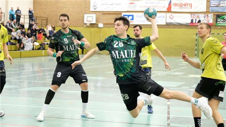 Sprunggewaltig zum Erfolg: Milan Künkler steuerte sechs Tore zum klaren Heimsieg seiner Mannschaft bei. Foto: Carola Laun