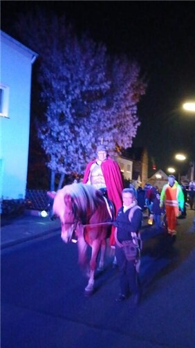 St. Martin(a) hoch zu Ross, dargestellt von Simone Schüler.  Foto: Conny Kurth