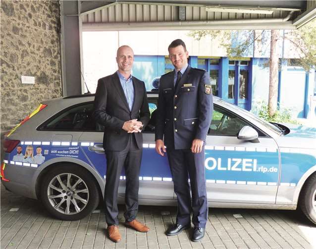 Staatsminister Clemens Hoch, MdL und der Leiter der PI Andernach, Thomas Welsch.  Foto: FRE