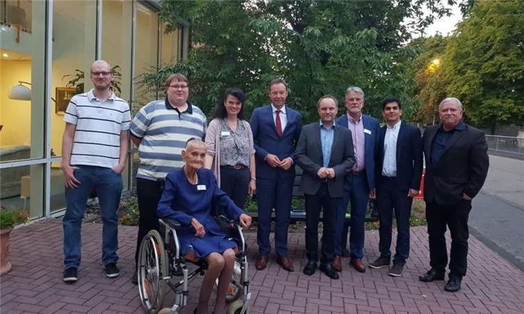 Staatssekretär Dr. Alexander Wilhelm verschaffte sich bei seinem Besuch einen Überblick über das gesamte Gebäude. Privat