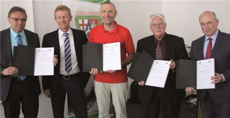Staatssekretär Heinz Beckmann, Dr. Rainer Theis, Rektor Matthias Jaklen, FVR-Präsident Walter Desch und ADD Sportreferent Stefan Kölsch.