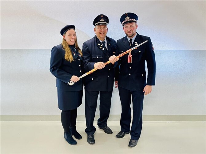 Stabsübergabe an das neue Team Tambourmajor, das ab sofort die musikalische Leitung übernimmt. Fotos: privat