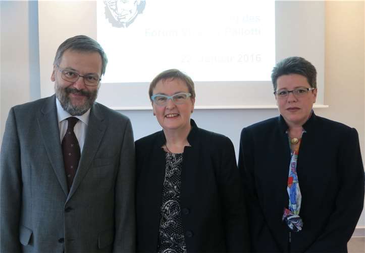 Stabswechsel im Forum Vinzenz Pallotti an der PTHV: Pater Heinz-Willi Rivert SAC und Dr. Susanne Weyand (rechts) lösen Gudrun Schäfer ab.privat