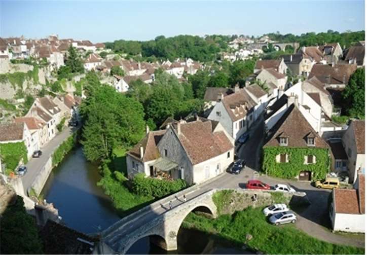 Stadtansicht von Semur-en-Auxois.Fotos: privat