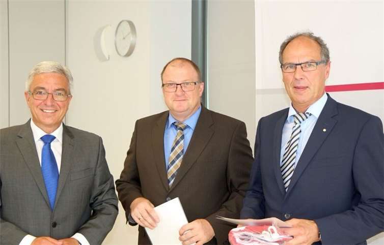 Stadtbürgermeister Arnold Hoffmann und Bürgermeister Guido Nisius nahmen den Bescheid von Innenminister Roger Lewentz entgegen.privat
