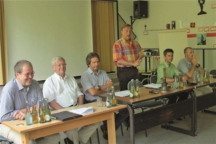 Stadtbürgermeister, Beigeordnete und Fraktionsvertreter standen den Schülerinnen und Schüler Rede und Antwort.
