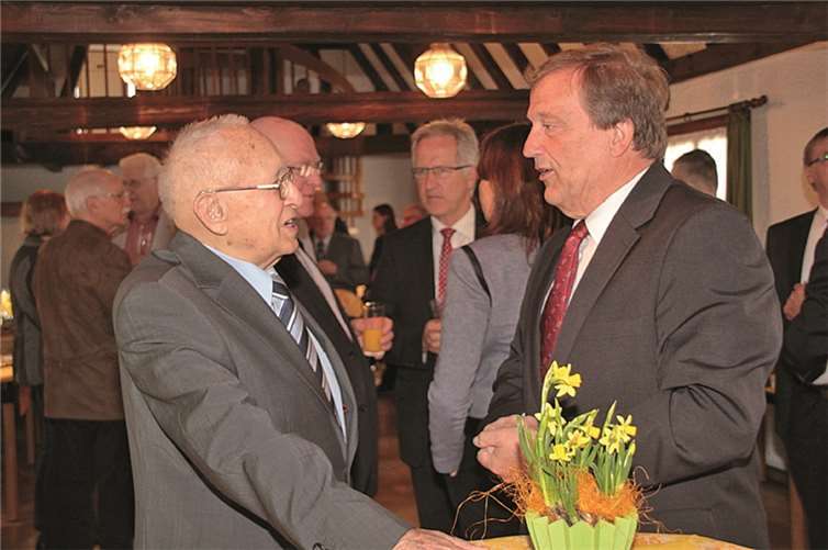 Stadtbürgermeister Gerd Jung mit dem ehemaligen Landrat des Kreises MYK Dr. Georg Klinkhammer. -AND-