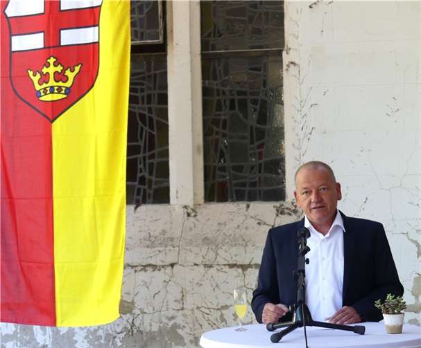 Stadtbürgermeister Gerd Klasen ließ die neunjährige Projektplanung von @VIEDEL noch einmal Revue passieren.